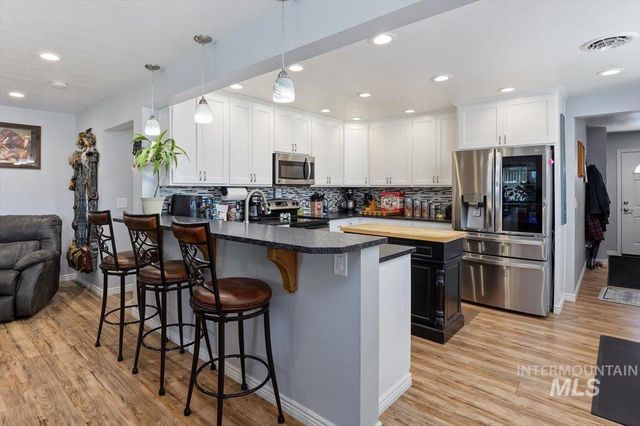 98 West 100 North, Jerome, ID 83338