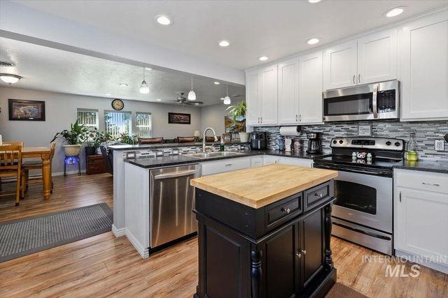 98 West 100 North, Jerome, ID 83338