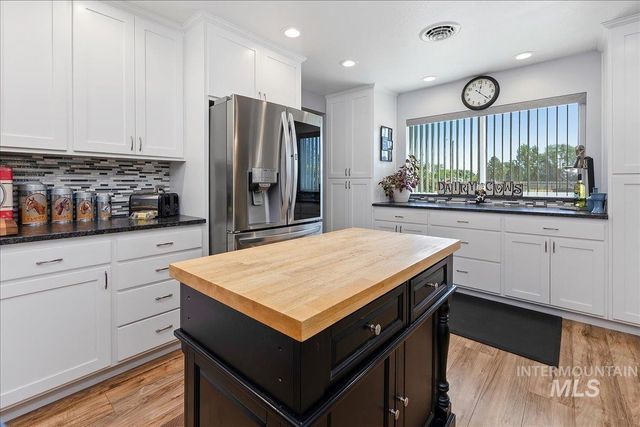 98 West 100 North, Jerome, ID 83338