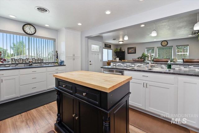 98 West 100 North, Jerome, ID 83338