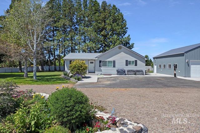 98 West 100 North, Jerome, ID 83338