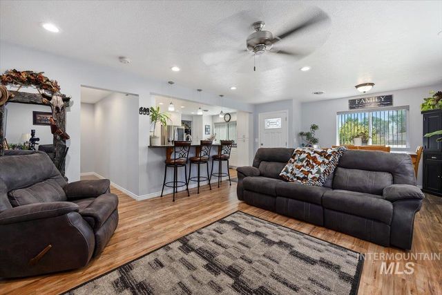 98 West 100 North, Jerome, ID 83338