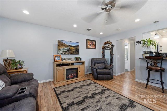 98 West 100 North, Jerome, ID 83338