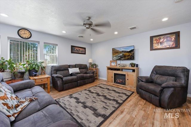 98 West 100 North, Jerome, ID 83338