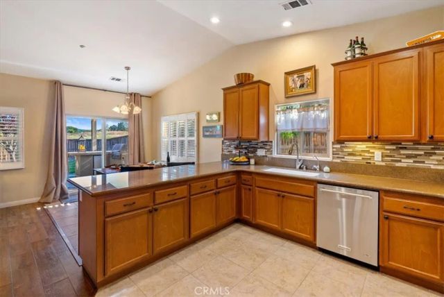 925 Rosebay Way, Templeton, CA 93465