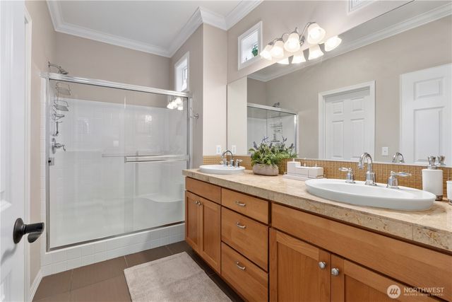 12727 Adair Creek Way NE, Redmond, WA 98053