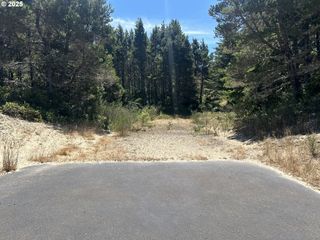 TL5900 BELLEVUE Dr, Florence, OR 97439