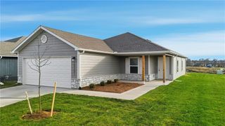 19459 Lincoln Street, Spring Hill, KS 66083