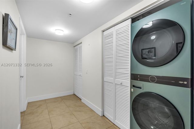 41 SE 5th St 908, Miami, FL 33131