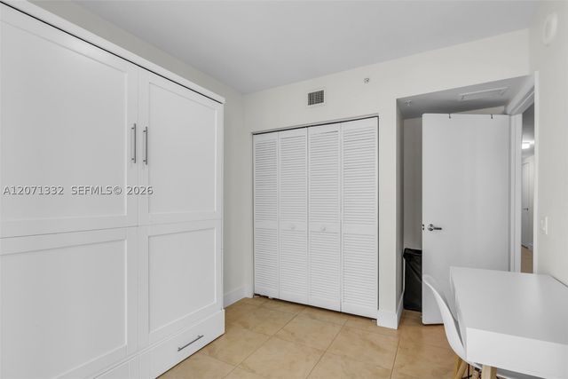 41 SE 5th St 908, Miami, FL 33131