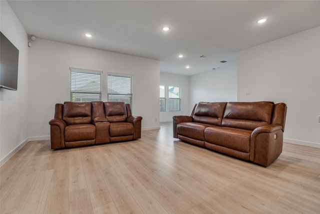 1225 Eagle Mountain Drive, Dallas, TX 75253