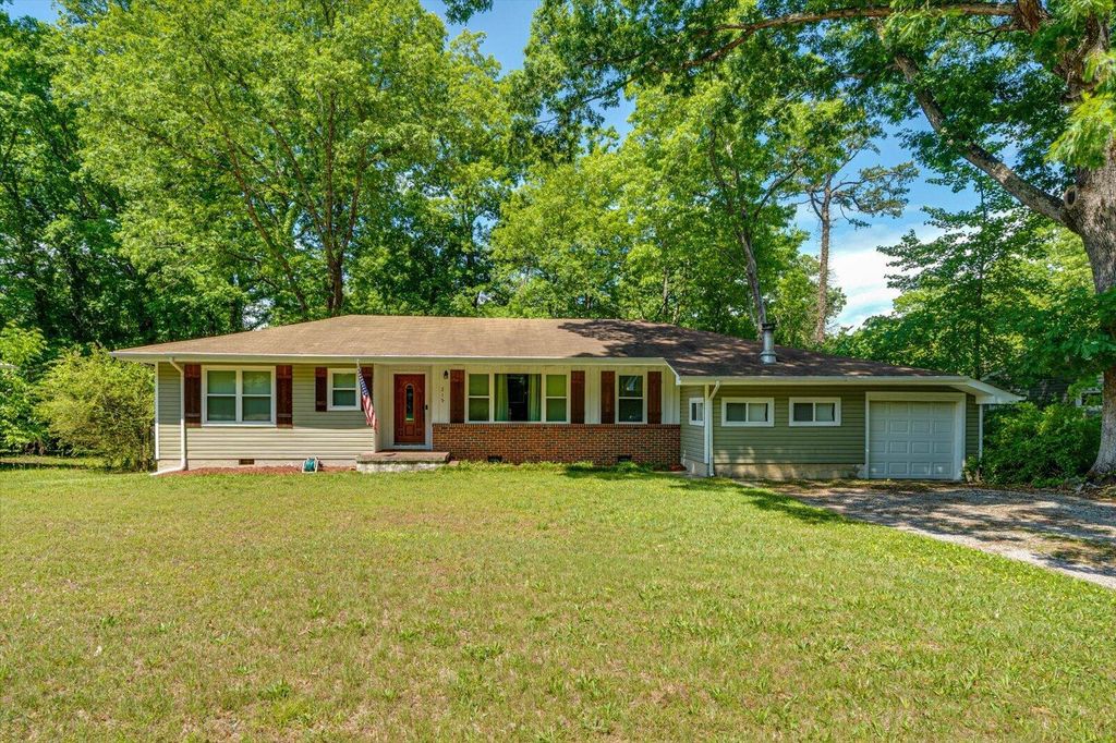 215 Timberlinks Drive, Signal Mountain, TN 37377