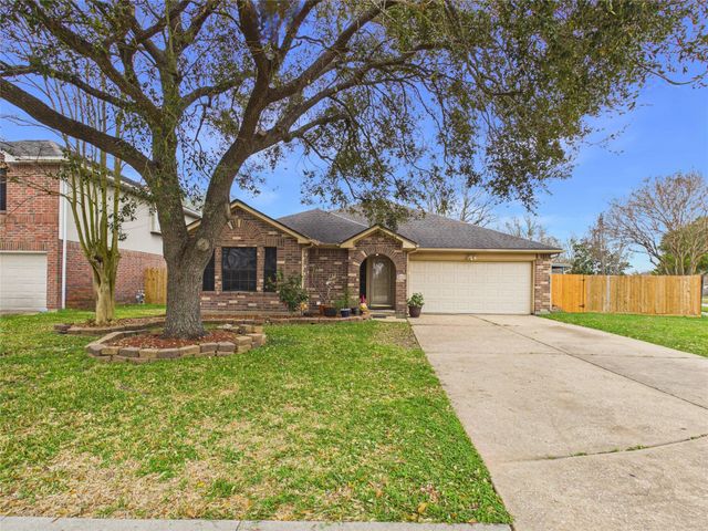9217 Mohawk Drive, La Porte, TX 77571