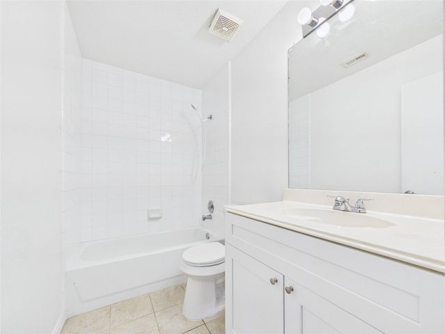 9217 Mohawk Drive, La Porte, TX 77571