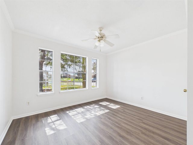 9217 Mohawk Drive, La Porte, TX 77571