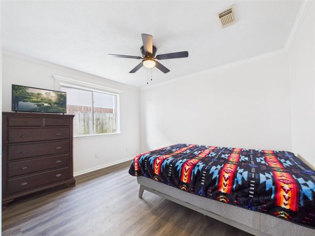 9217 Mohawk Drive, La Porte, TX 77571