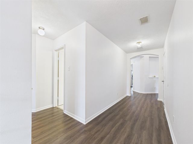 9217 Mohawk Drive, La Porte, TX 77571