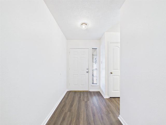 9217 Mohawk Drive, La Porte, TX 77571