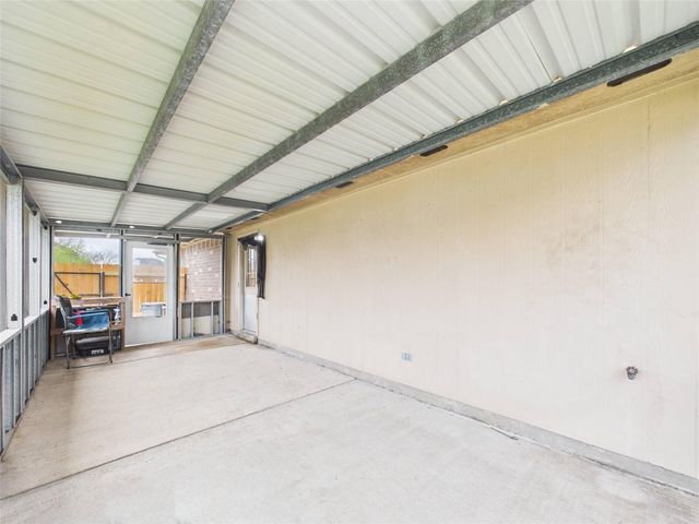 9217 Mohawk Drive, La Porte, TX 77571