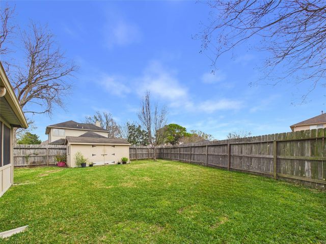 9217 Mohawk Drive, La Porte, TX 77571