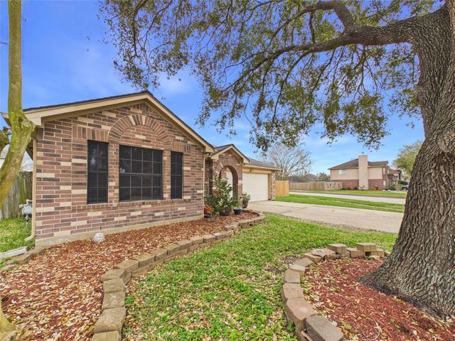 9217 Mohawk Drive, La Porte, TX 77571
