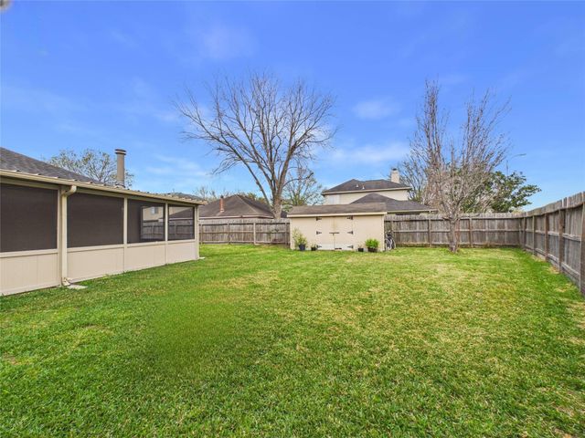 9217 Mohawk Drive, La Porte, TX 77571