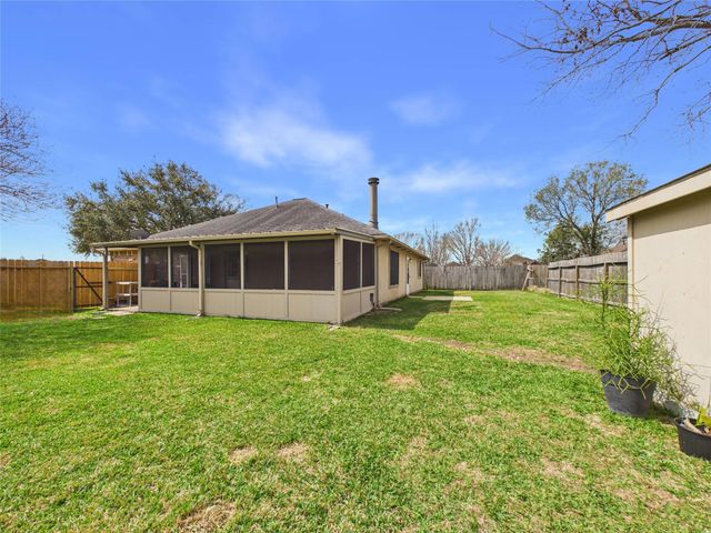9217 Mohawk Drive, La Porte, TX 77571