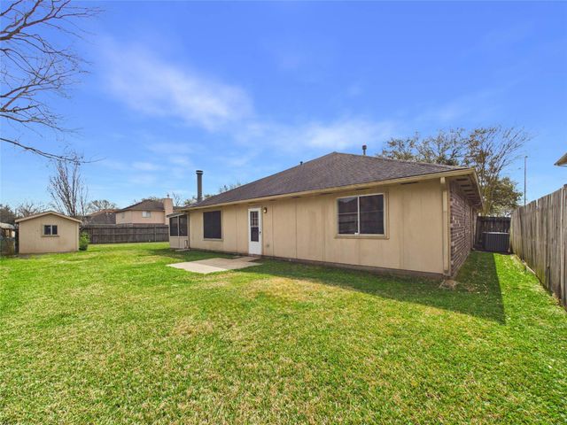9217 Mohawk Drive, La Porte, TX 77571