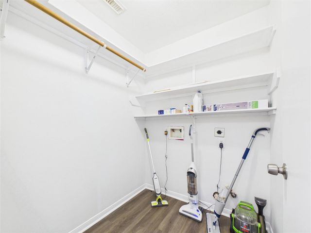 9217 Mohawk Drive, La Porte, TX 77571