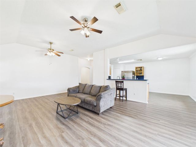 9217 Mohawk Drive, La Porte, TX 77571