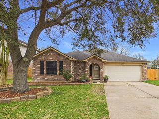 9217 Mohawk Drive, La Porte, TX 77571