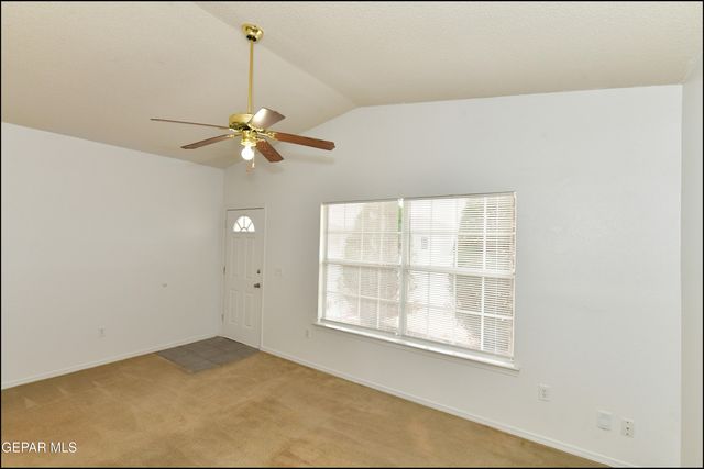 636 Valle De Bravo Place, Horizon City, TX 79928