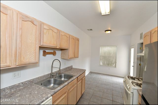 636 Valle De Bravo Place, Horizon City, TX 79928