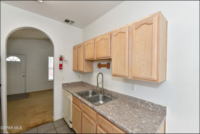 636 Valle De Bravo Place, Horizon City, TX 79928