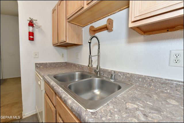 636 Valle De Bravo Place, Horizon City, TX 79928