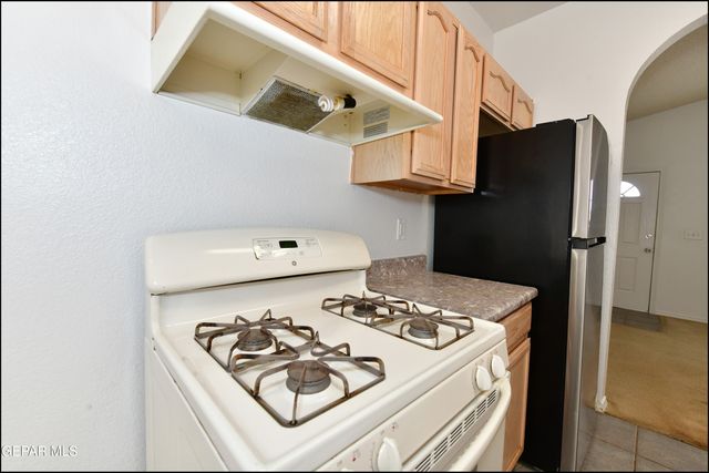 636 Valle De Bravo Place, Horizon City, TX 79928