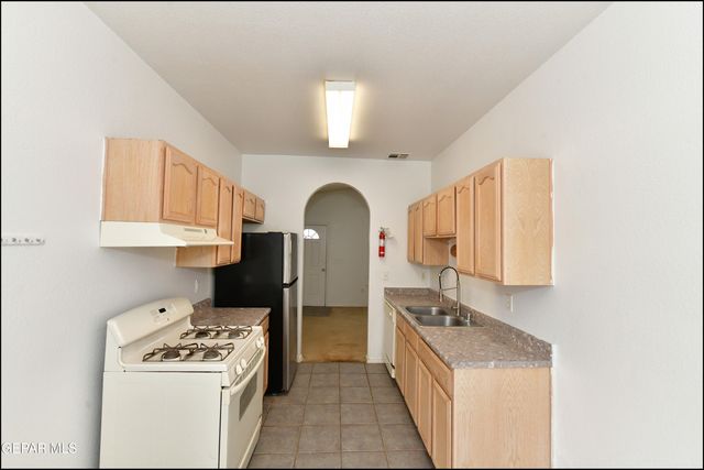 636 Valle De Bravo Place, Horizon City, TX 79928