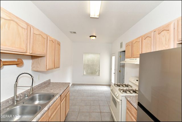 636 Valle De Bravo Place, Horizon City, TX 79928