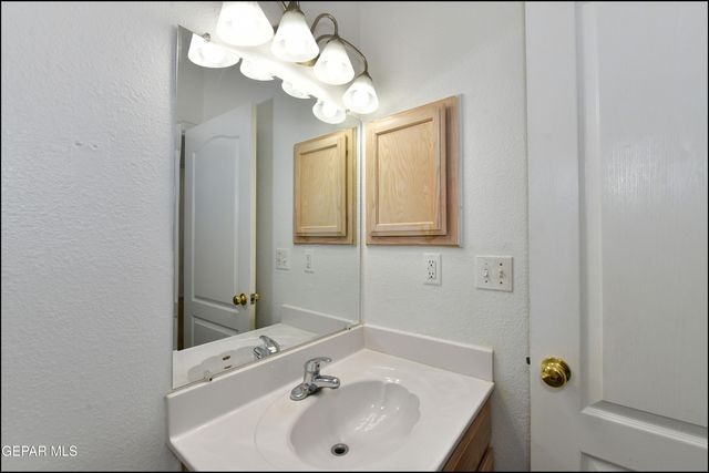 636 Valle De Bravo Place, Horizon City, TX 79928