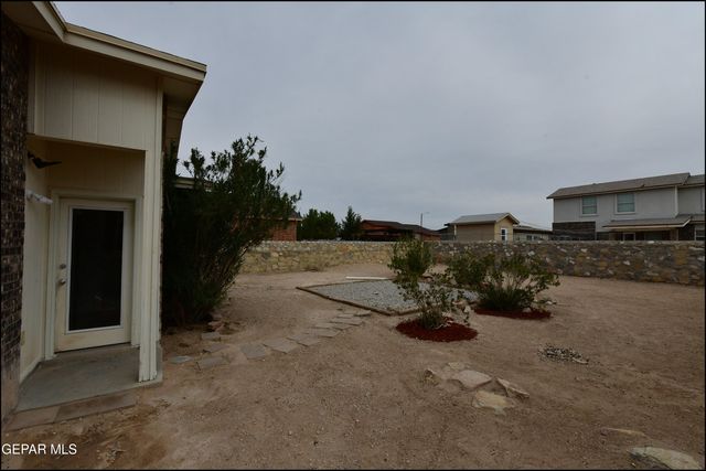 636 Valle De Bravo Place, Horizon City, TX 79928