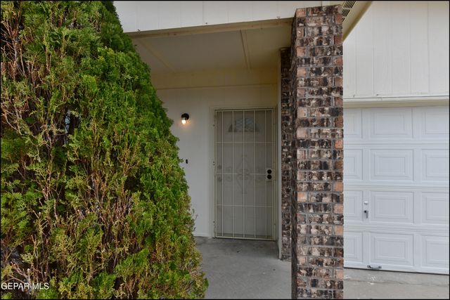 636 Valle De Bravo Place, Horizon City, TX 79928