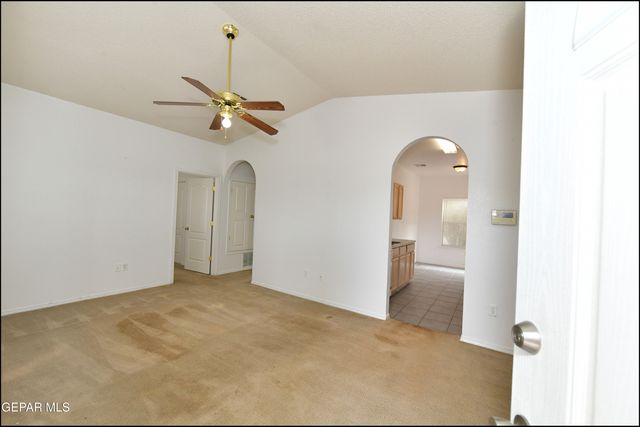 636 Valle De Bravo Place, Horizon City, TX 79928