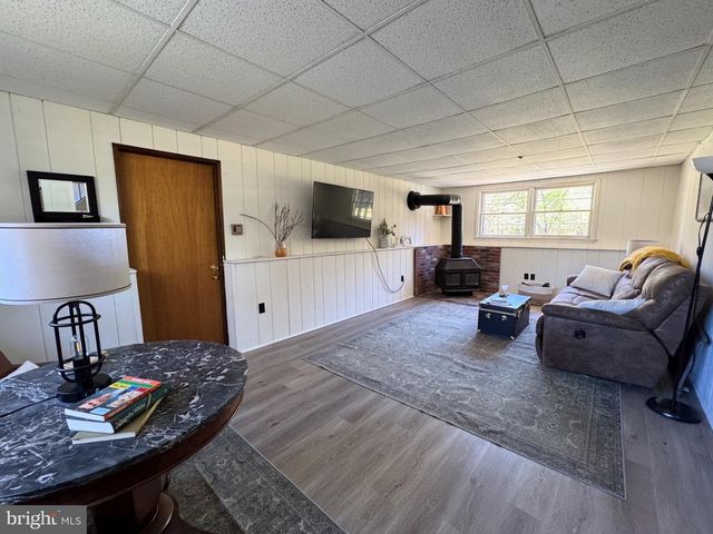 1868 LANCASTER LN, Waterford Works, NJ 08089