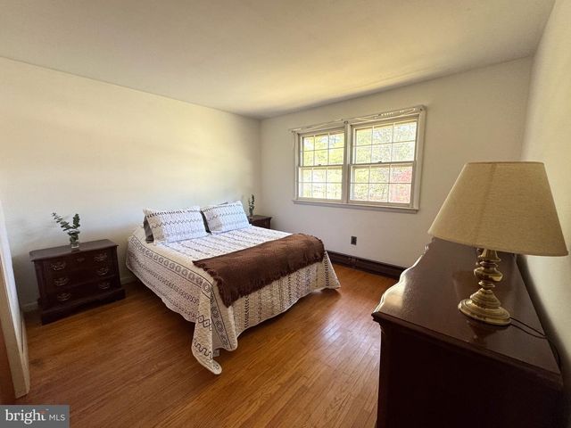 1868 LANCASTER LN, Waterford Works, NJ 08089