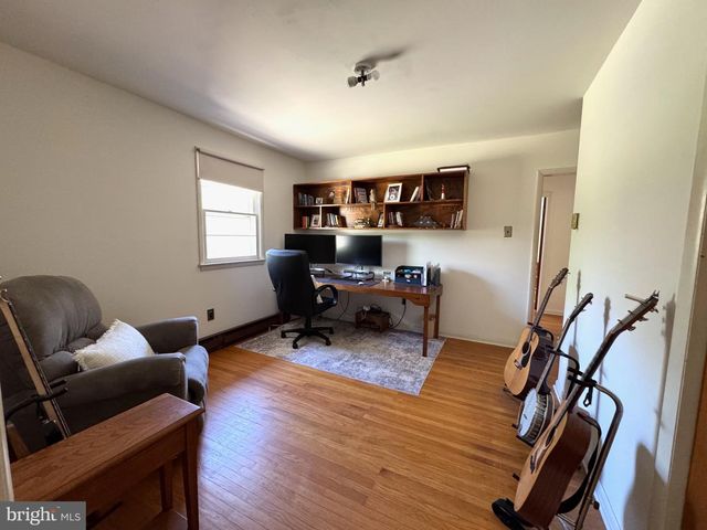 1868 LANCASTER LN, Waterford Works, NJ 08089