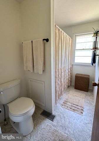 1868 LANCASTER LN, Waterford Works, NJ 08089