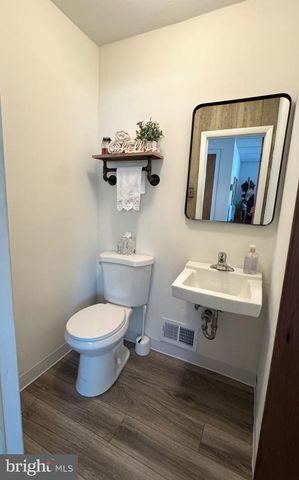 1868 LANCASTER LN, Waterford Works, NJ 08089