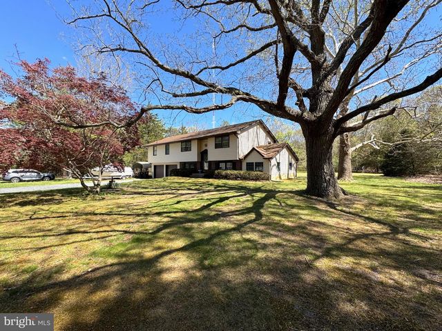 1868 LANCASTER LN, Waterford Works, NJ 08089