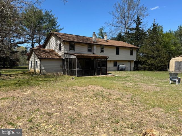 1868 LANCASTER LN, Waterford Works, NJ 08089