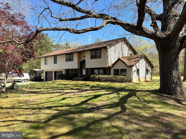 1868 LANCASTER LN, Waterford Works, NJ 08089